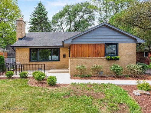 940 Monroe St, Oak Brook, IL 60521-4324