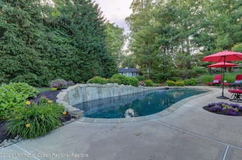 887 Church Ln, Middletown, NJ 07748-2906