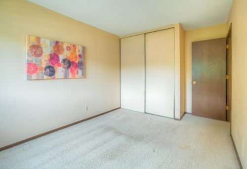 983 Carmel Ct, Saint Paul MN  55126-5833 exterior