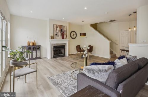 8105 Jaala Ln, Falls Church, VA 22042-1269