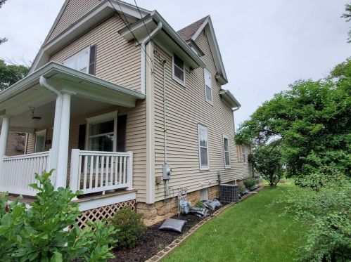504 Illinois St, Oregon, IL 61061-1220