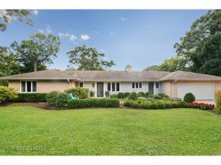 26 Braeburn Ln, Hoffman Estates IL  60010-9619 exterior