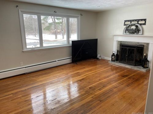 75 Deming St, Wapping CT  06074-3613 exterior