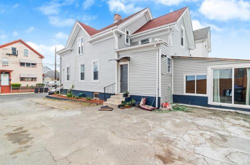 14 Rye St, Providence, RI 02909-4523