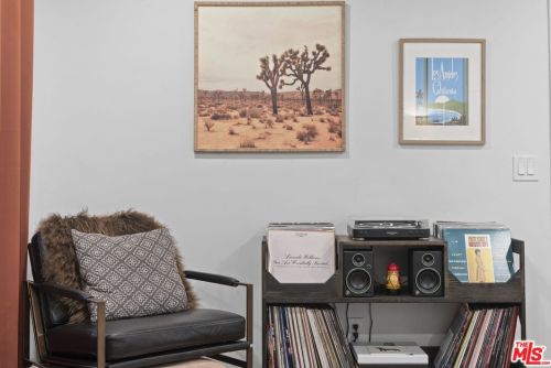 2470 Bywood Dr, Glendale CA  91206-4725 exterior