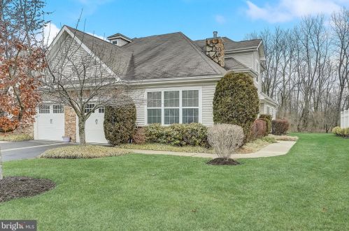 166 Copperfield Dr, Trenton, NJ 08648-2583