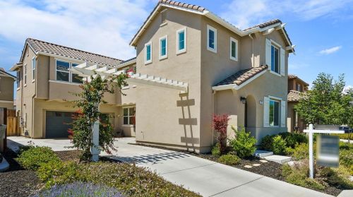 272 Lasata Dr, Tracy, CA 95377-8330