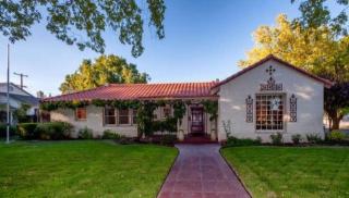 665 Carmen Ave, Fresno, CA 93728-1714