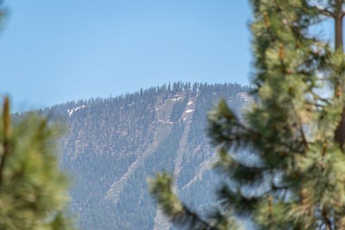 11553 Ridge Rd, Truckee CA  96161-4920 exterior