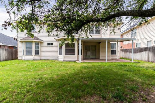 8113 Hulen Park Cir, Fort Worth TX  76123-1353 exterior