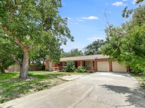 2901 45 St, Austin TX  78751-4100 exterior