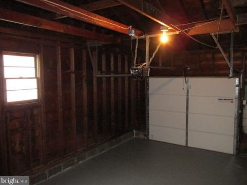27 Cranbrook Rd, Trenton, NJ 08690-2505