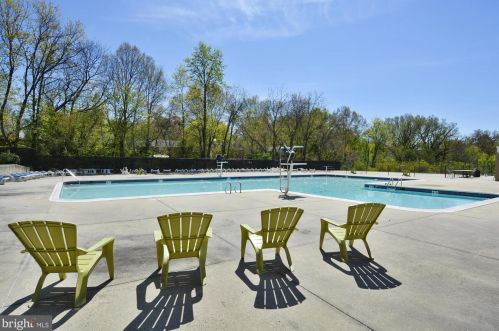 7333 New Hampshire Ave, Silver Spring MD  20912-6958 exterior