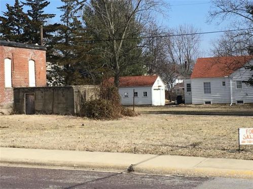 120 1st St, Ayers, IL 62246-1136