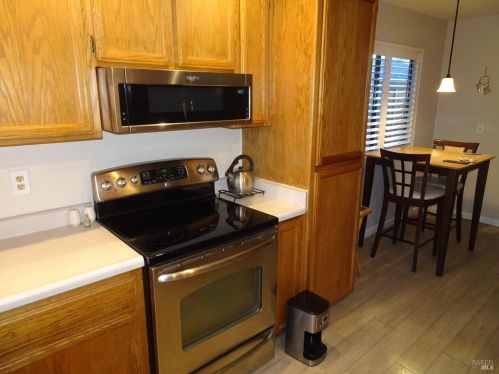 195 Bighorn Ct, Vacaville CA  95687-3438 exterior