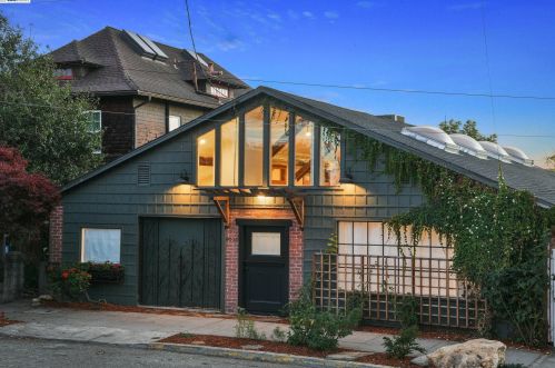 3026 Tremont St, Berkeley, CA 94703-2587