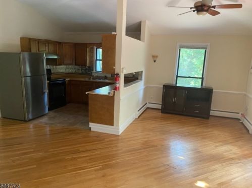 106 Mosher Rd, Princeton NJ  08540-8416 exterior