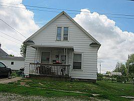 215 8th St, Kewanee, IL 61443-1319