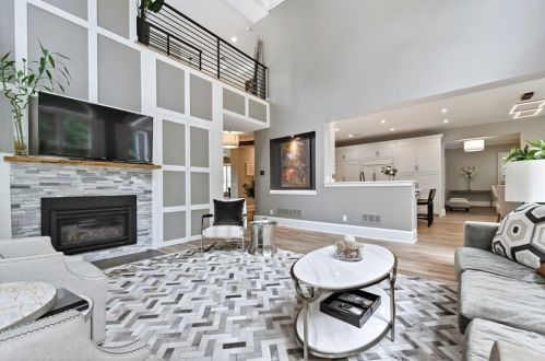 800 Lake Summit Dr, Atlanta GA  30342-1975 exterior