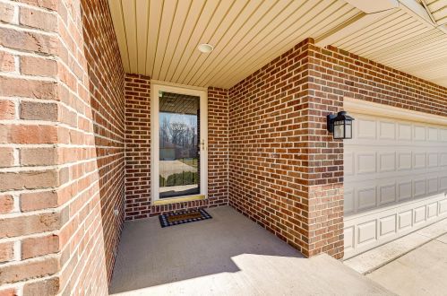4052 Harris Ln, Springfield OH  45503-6458 exterior