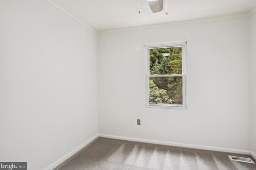 18 Kinsman View Cir, Silver Spring MD 20901-1652 exterior