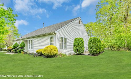 2 Singer Sq, Jackson Twp, NJ 08527-3932