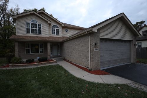 16508 Hillcrest Dr, Dixmoor, IL 60428-5338