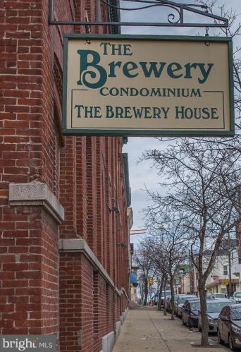 870 28th St, Philadelphia, PA 19130-1732