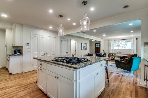 9505 Aldwick Dr, Dallas TX  75238-2629 exterior