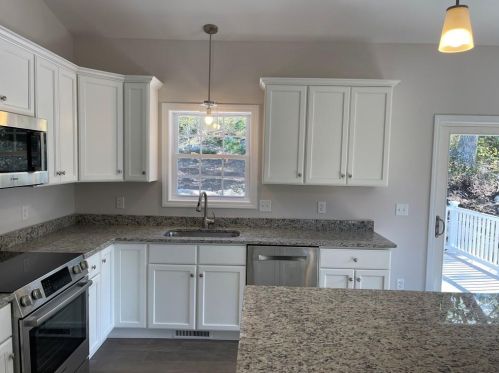 23 Ashaway Rd, Hopkinton, RI 02804-2002