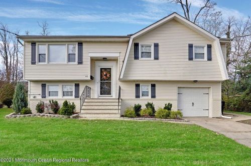 46 Walnut Ave, Tinton Falls NJ 07701-6146 exterior