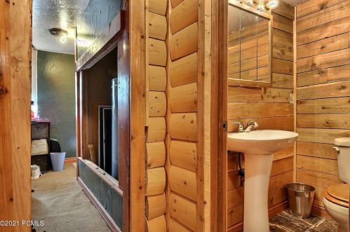 8028 Springshire Dr, Park City UT 84098-5396 exterior