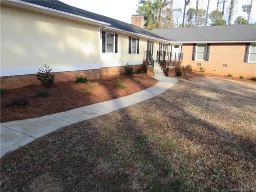 3611 Furman Cir, Gastonia, NC 28056-1631