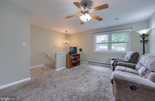 215 Marion Ter, Ephrata, PA 17522-2178
