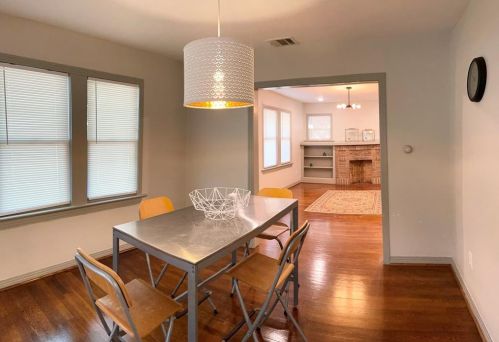 2732 Catherine St, Dallas TX  75211-5221 exterior