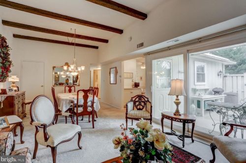 54 Valleybrook Dr, Lancaster PA  17601-4612 exterior