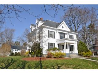 40 Berkeley St, Nashua, NH 03064-1935