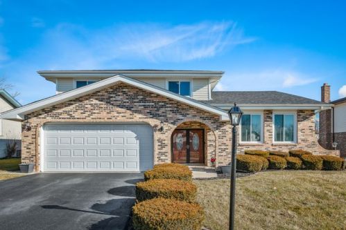 5700 Woodgate Dr, Matteson, IL 60443-1146