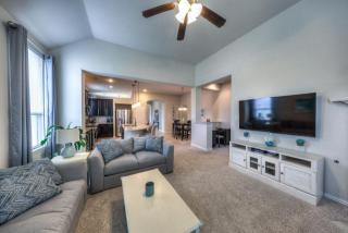 8219 Laughing Falcon Trl, Conroe TX  77385-1123 exterior