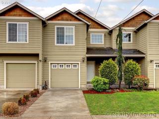 8826 Brooklyn St, Portland OR  97266-1434 exterior