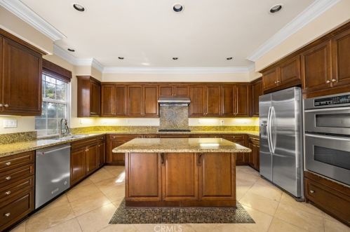 28 Secret Gdn, Irvine CA  92620-4805 exterior