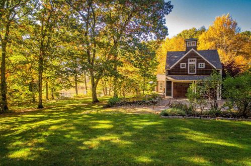 186 County Farm Rd, Dover, NH 03820-6053