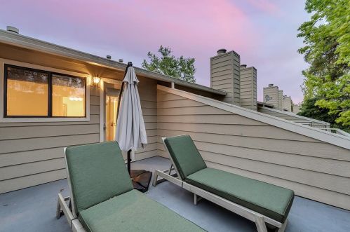 1983 San Luis Ave, Mountain View CA  94043-5601 exterior