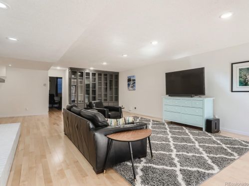 24 Beacon Hill Ln, Englewood CO  80111-5244 exterior