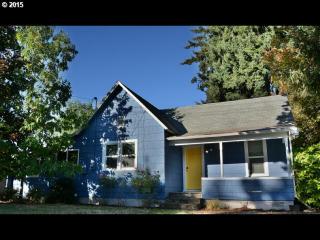 249 12th Ave, Beaverton, OR 97123-4652