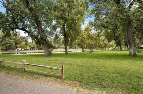 1075 Woodland Ave, Chico, CA 95928-5915