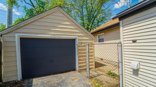 8436 Gordon Dr, Hammond IN  46322-1107 exterior