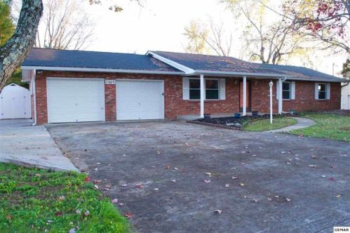 1315 Highland Park Dr, Seymour, TN 37865-4631