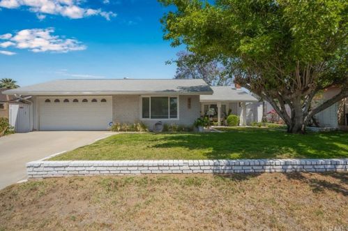 6947 Goodview Ave, Riverside, CA 92506-4106