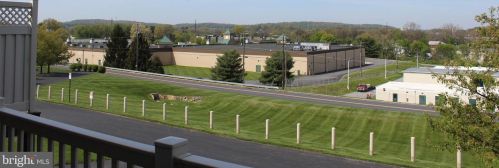 638 Royal View Dr, Lancaster PA  17601-2871 exterior